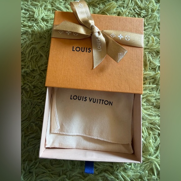 Louis Vuitton Orange Gift Box with Dust Bag and Gift Bag - Picture 5 of 16